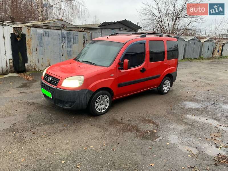Мінівен Fiat Doblo 2008 в Києві