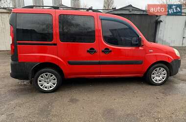 Минивэн Fiat Doblo 2008 в Киеве