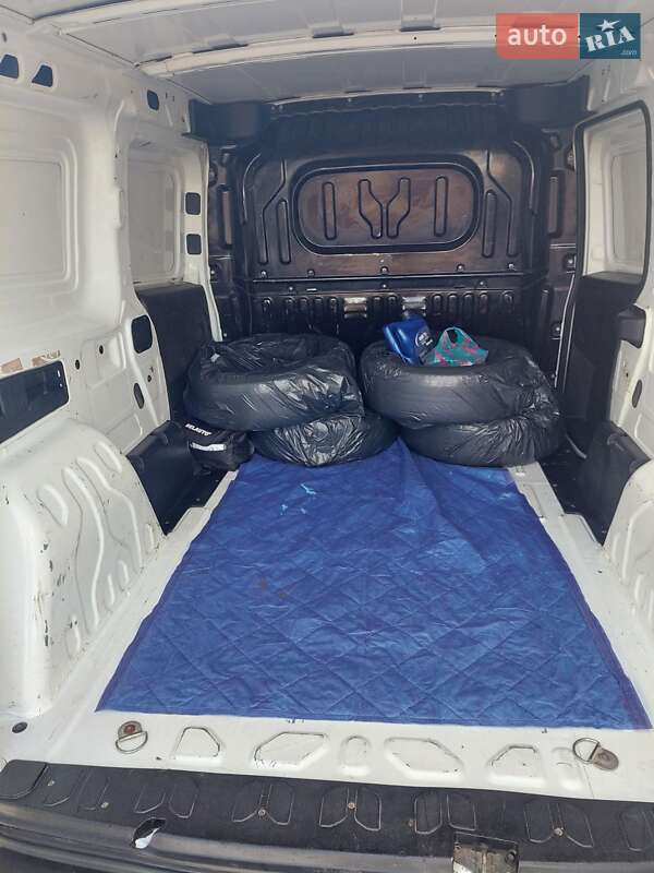 Грузовой фургон Fiat Doblo 2013 в Черновцах