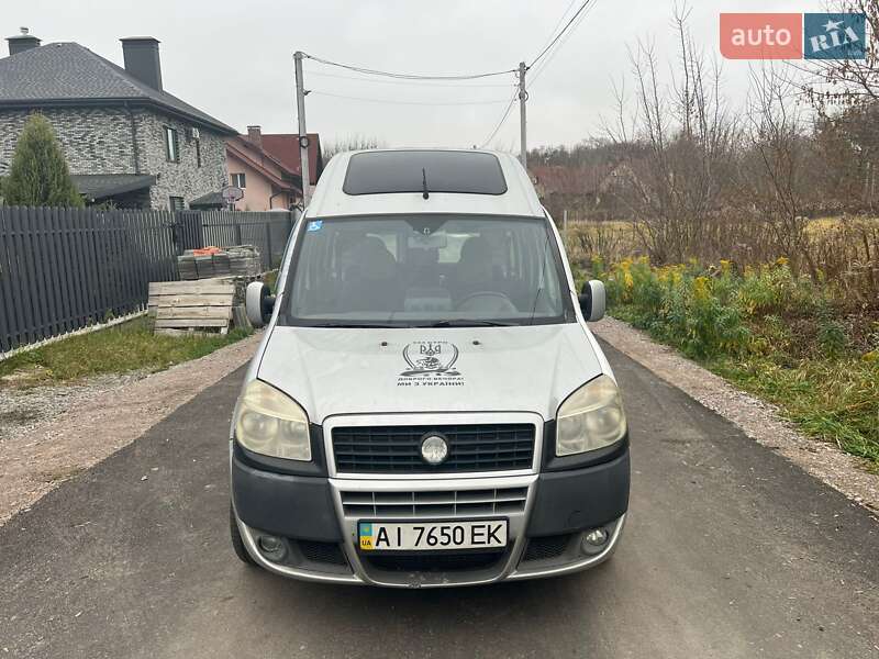 Минивэн Fiat Doblo 2008 в Киеве