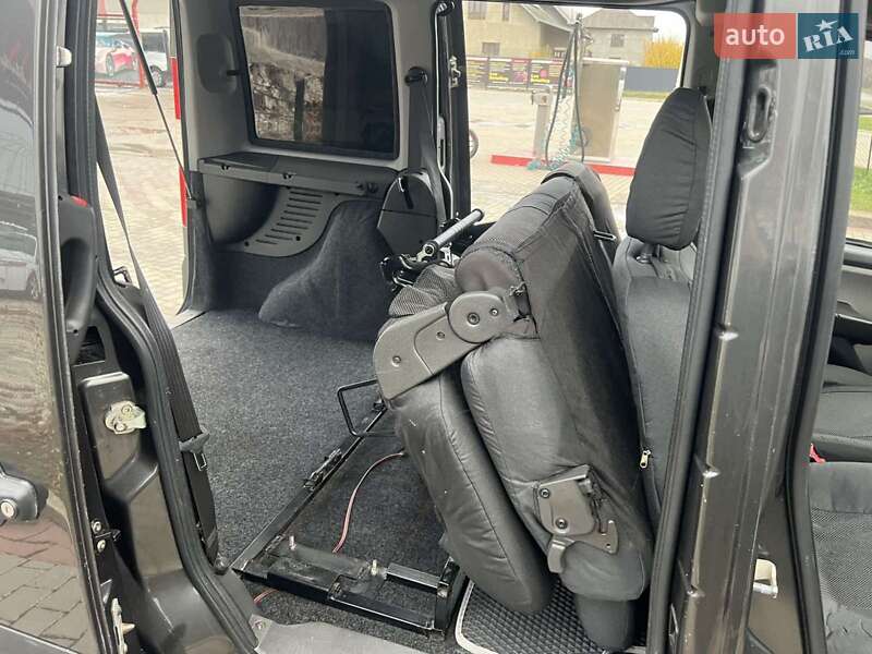 Мінівен Fiat Doblo 2006 в Городенці