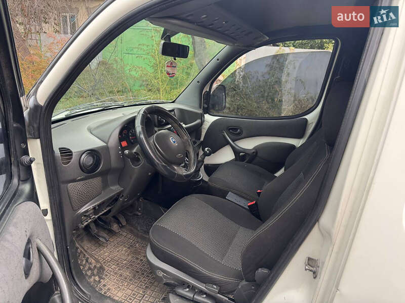 Мінівен Fiat Doblo 2005 в Києві