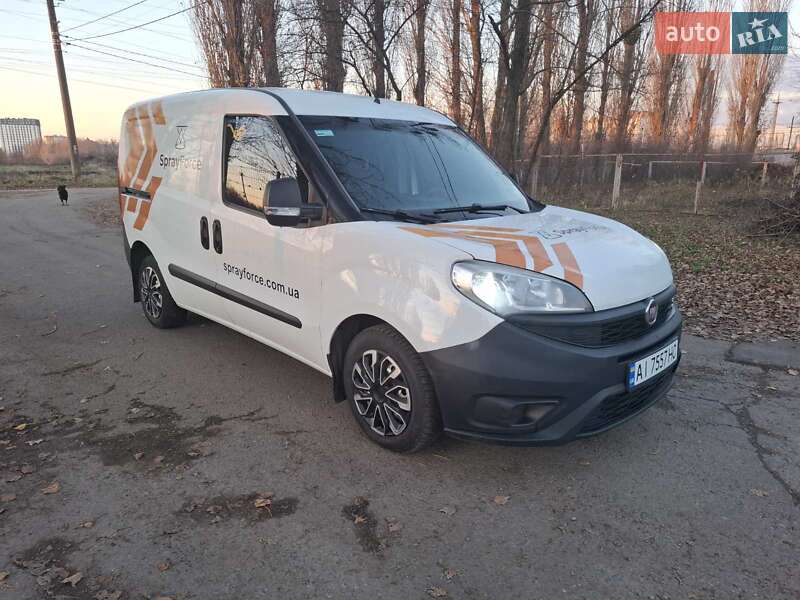 Вантажний фургон Fiat Doblo 2017 в Києві