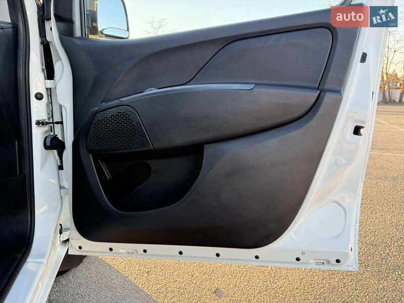 Мікроавтобус вантажний (до 3,5т) Fiat Doblo 2017 в Києві