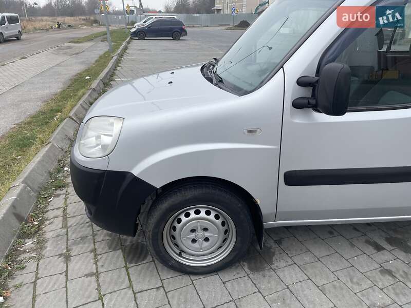 Мінівен Fiat Doblo 2008 в Львові