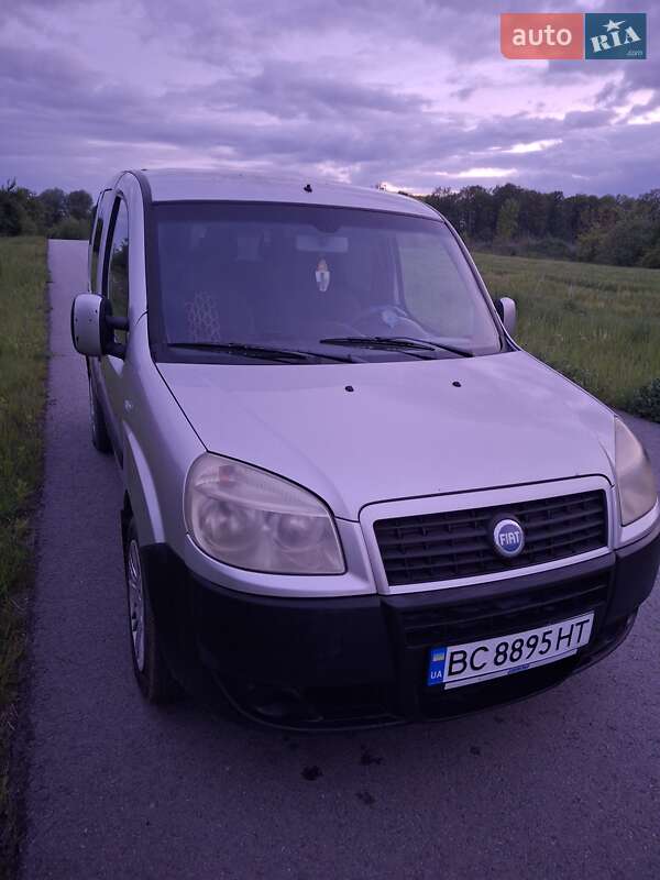 Мінівен Fiat Doblo 2006 в Пустомитах