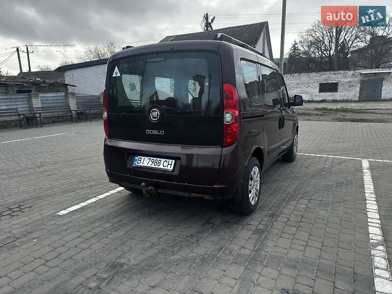 Минивэн Fiat Doblo 2011 в Полтаве