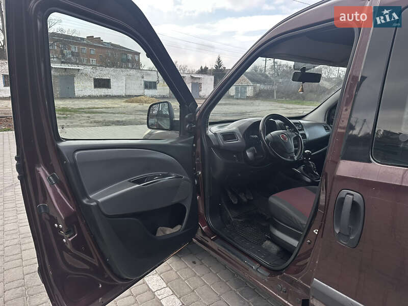 Минивэн Fiat Doblo 2011 в Полтаве