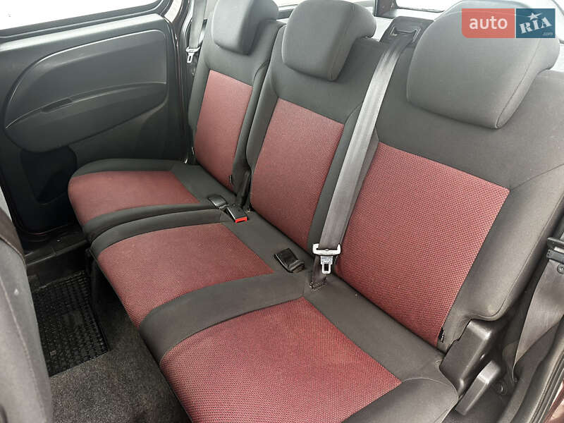 Минивэн Fiat Doblo 2011 в Полтаве