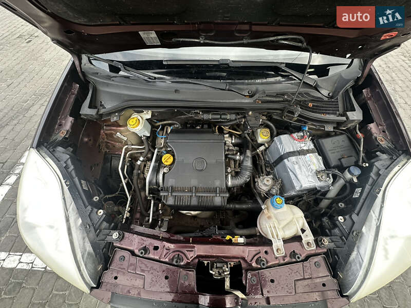 Минивэн Fiat Doblo 2011 в Полтаве