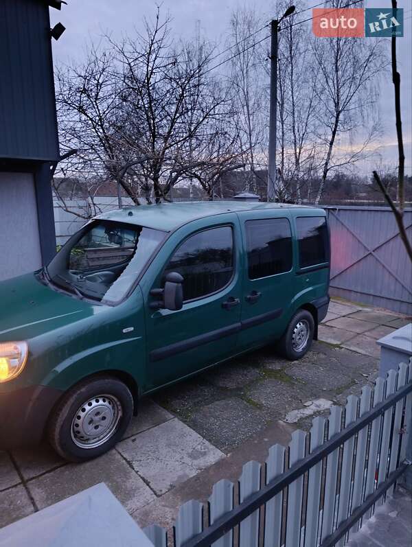 Минивэн Fiat Doblo 2006 в Пулинах