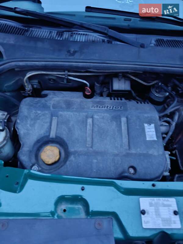 Минивэн Fiat Doblo 2006 в Пулинах