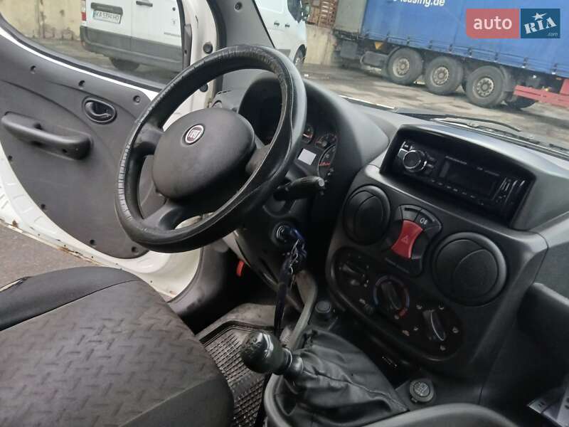 Вантажний фургон Fiat Doblo 2008 в Києві