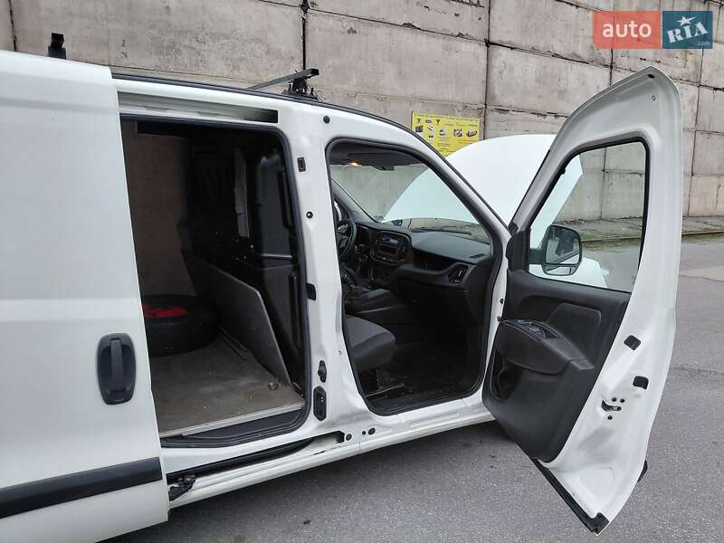 Вантажний фургон Fiat Doblo 2016 в Дніпрі