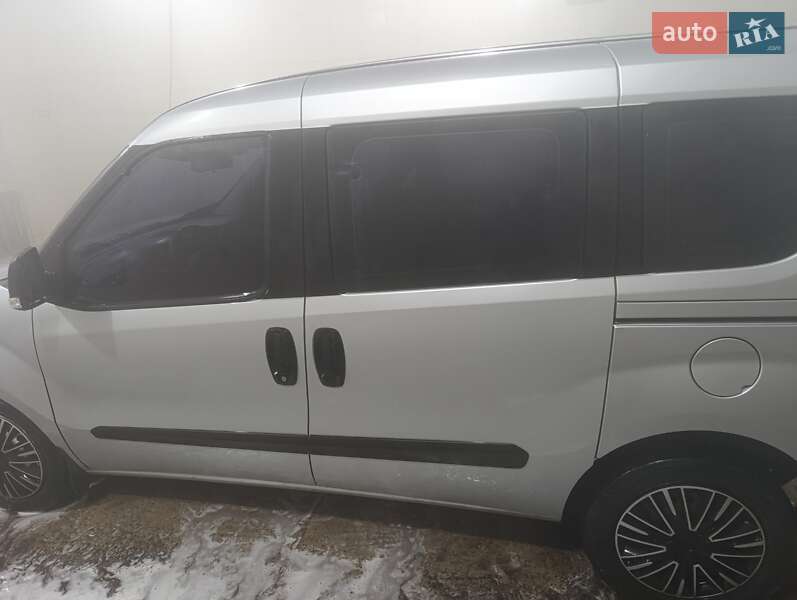 Минивэн Fiat Doblo 2011 в Зачепиловке
