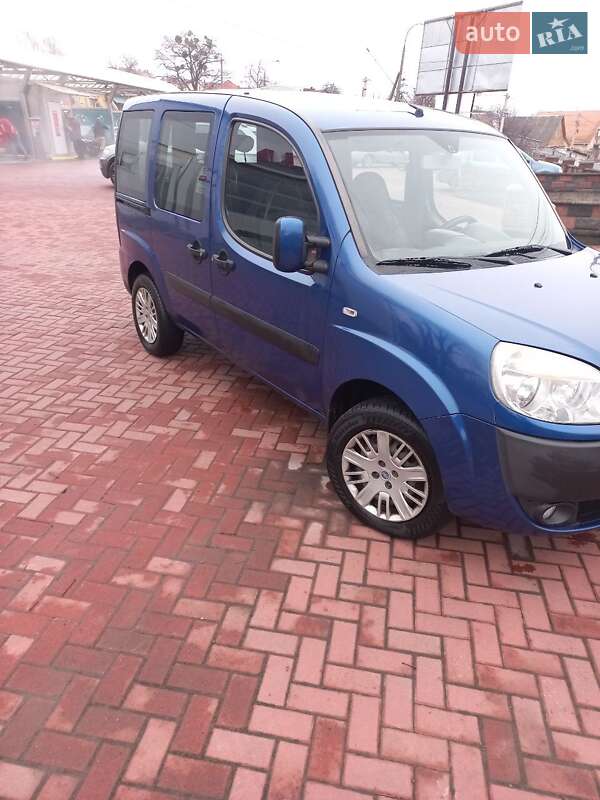 Минивэн Fiat Doblo 2006 в Ровно