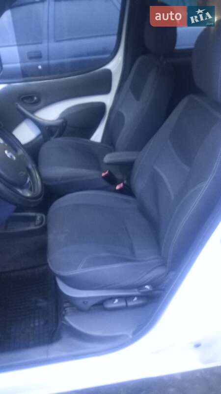 Мінівен Fiat Doblo 2005 в Ромнах фото 5 Мінівен Fiat Doblo 2005 в Ромнах