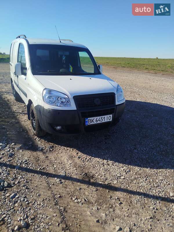 Грузовой фургон Fiat Doblo 2006 в Гоще фото Грузовой фургон Fiat Doblo 2006 в Гоще