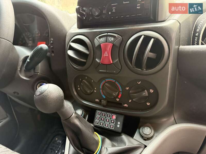 Минивэн Fiat Doblo 2006 в Ладыжине фото 9 Минивэн Fiat Doblo 2006 в Ладыжине