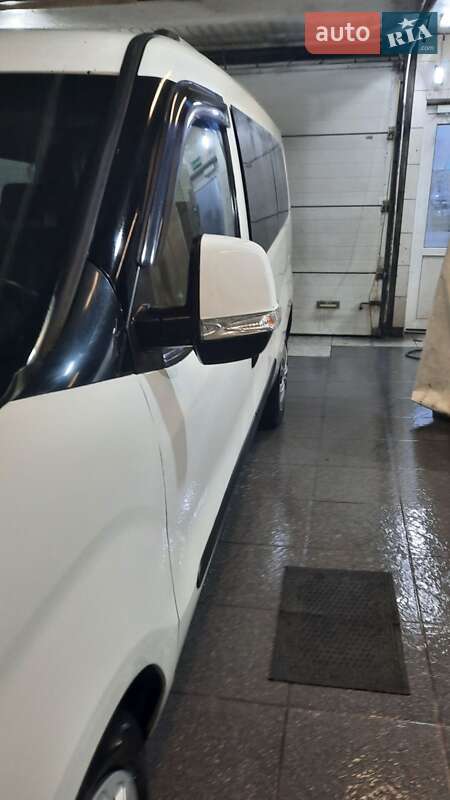 Минивэн Fiat Doblo 2016 в Киеве