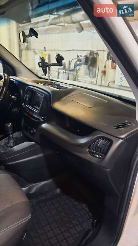 Минивэн Fiat Doblo 2016 в Киеве