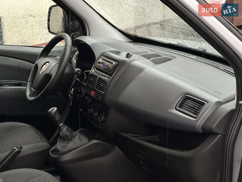 Мінівен Fiat Doblo 2011 в Миколаєві фото 31 Мінівен Fiat Doblo 2011 в Миколаєві