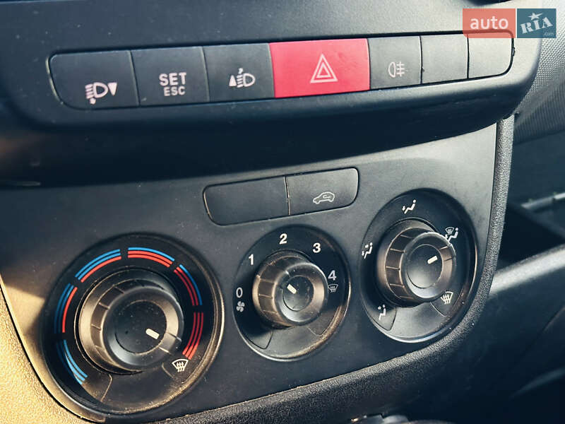 Грузовой фургон Fiat Doblo 2012 в Харькове