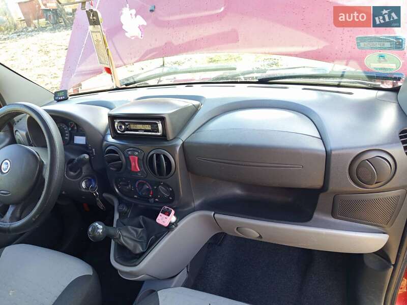 Минивэн Fiat Doblo 2006 в Дубно