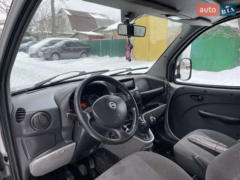 Минивэн Fiat Doblo 2006 в Киеве