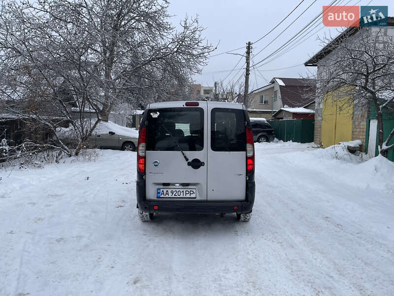 Минивэн Fiat Doblo 2006 в Киеве
