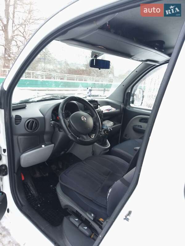 Минивэн Fiat Doblo 2008 в Киеве