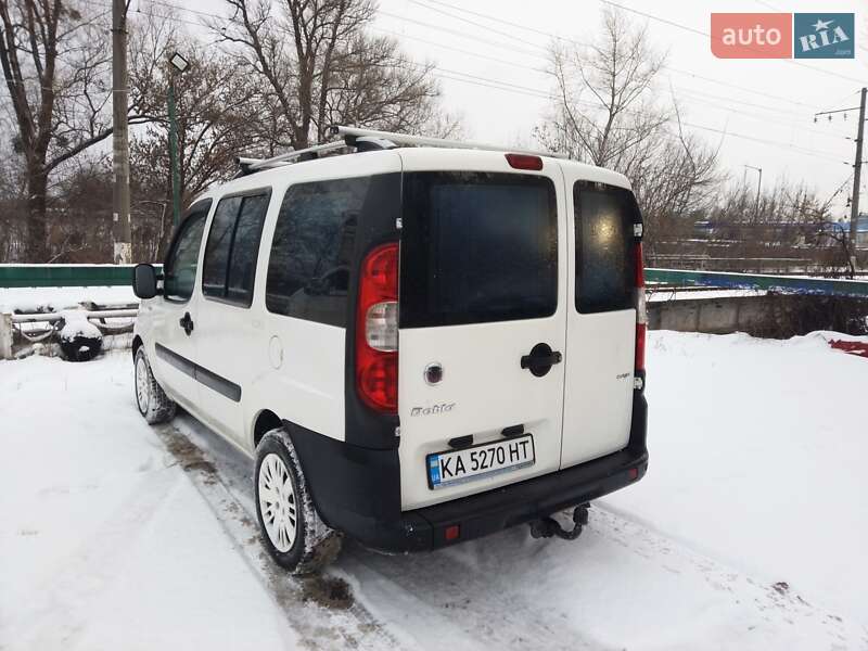 Минивэн Fiat Doblo 2008 в Киеве