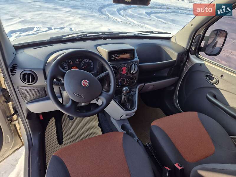 Минивэн Fiat Doblo 2012 в Ямполе