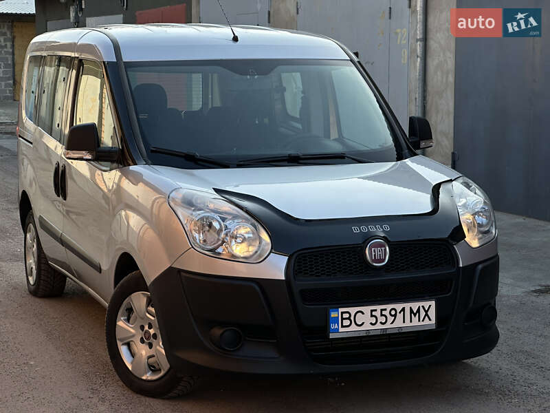 Минивэн Fiat Doblo 2011 в Николаеве