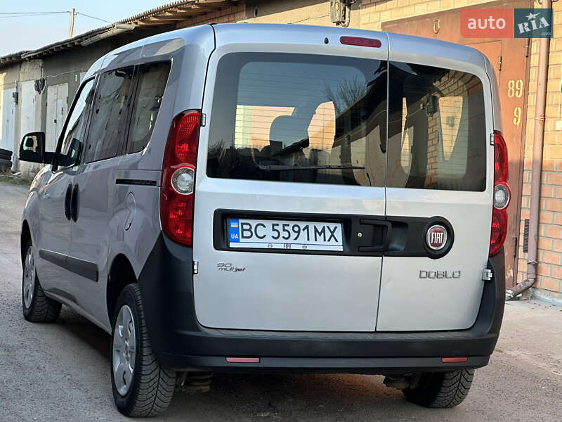 Минивэн Fiat Doblo 2011 в Николаеве