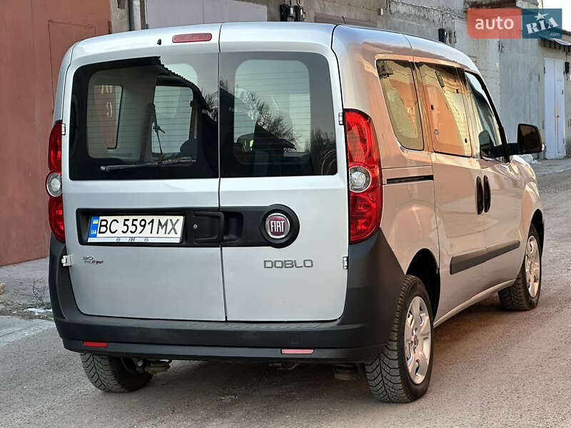 Минивэн Fiat Doblo 2011 в Николаеве