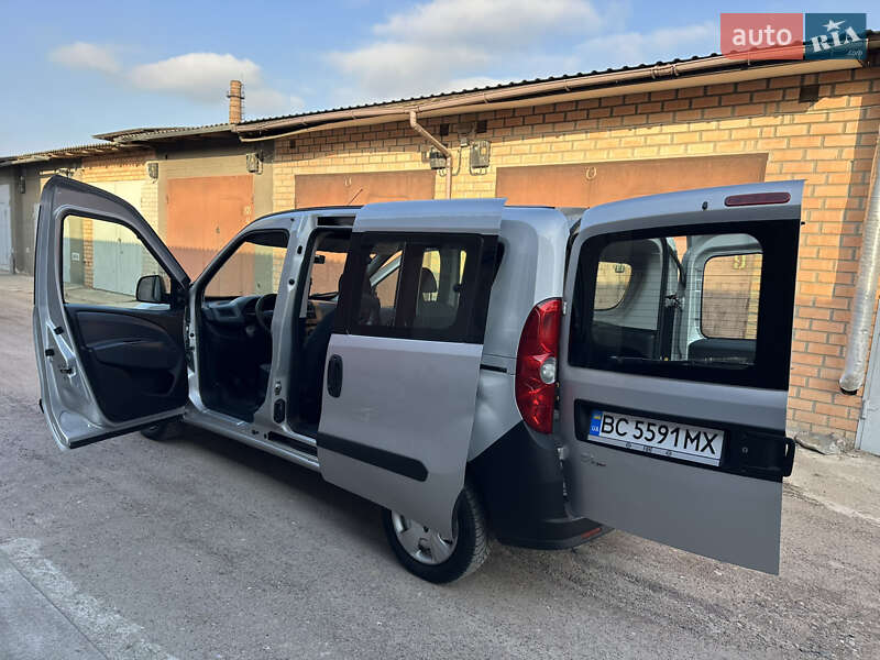 Минивэн Fiat Doblo 2011 в Николаеве