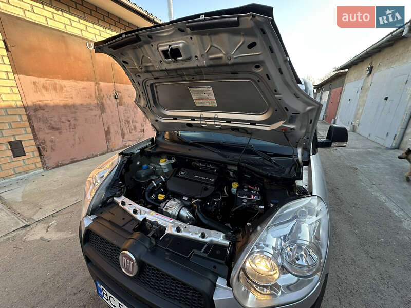Минивэн Fiat Doblo 2011 в Николаеве