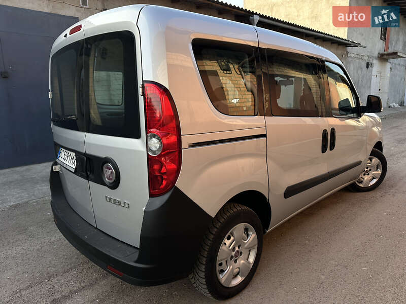 Минивэн Fiat Doblo 2011 в Николаеве