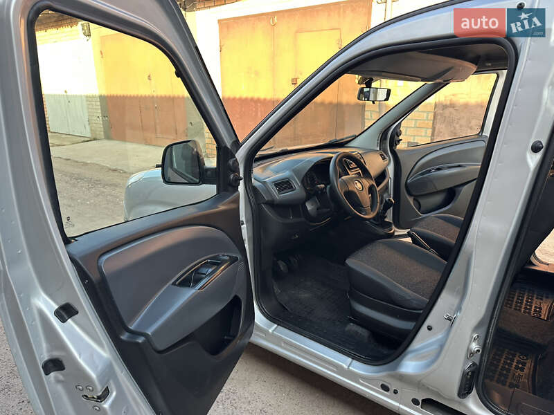 Минивэн Fiat Doblo 2011 в Николаеве
