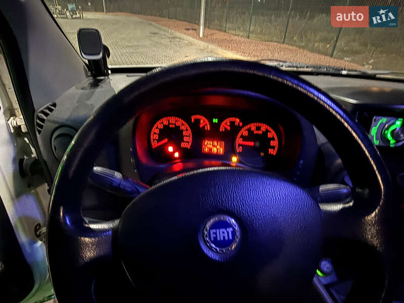 Минивэн Fiat Doblo 2005 в Каменец-Подольском