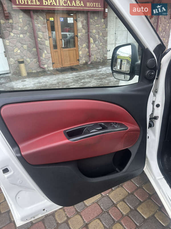 Минивэн Fiat Doblo 2011 в Тернополе фото 7 Минивэн Fiat Doblo 2011 в Тернополе