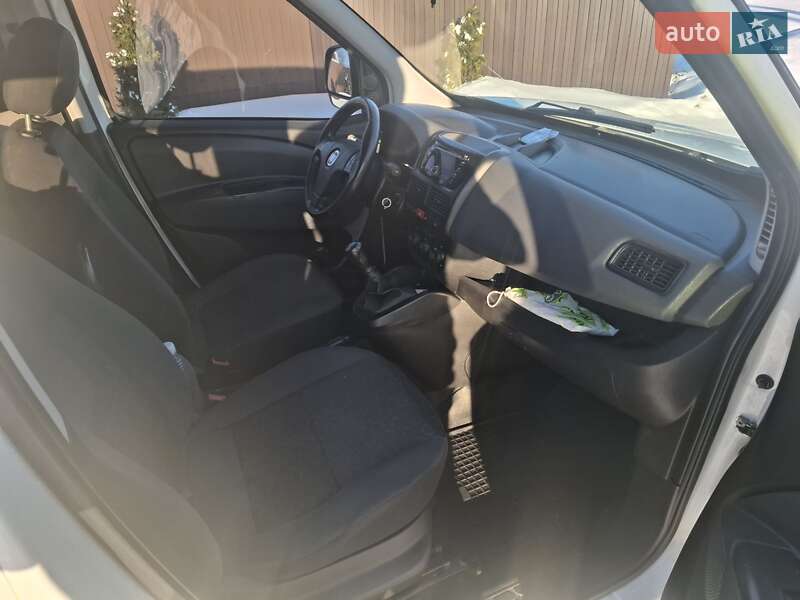 Грузопассажирский фургон Fiat Doblo 2011 в Житомире