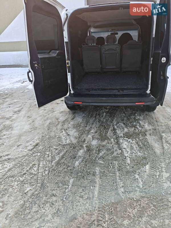 Минивэн Fiat Doblo 2010 в Нижних Воротах