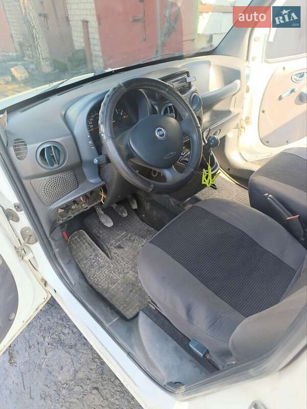 Вантажний фургон Fiat Doblo 2001 в Кривому Розі