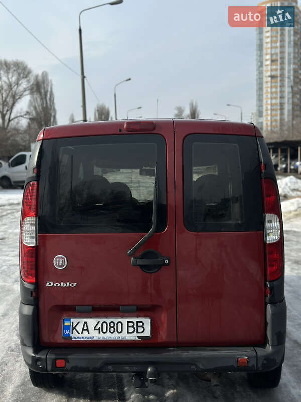 Минивэн Fiat Doblo 2011 в Киеве