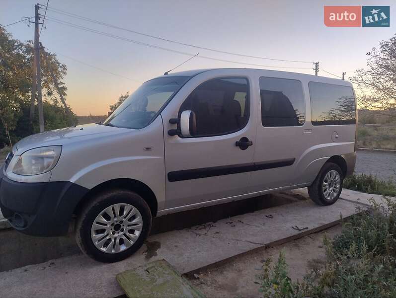 Минивэн Fiat Doblo 2009 в Пятихатках