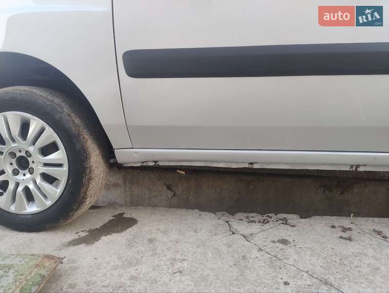 Минивэн Fiat Doblo 2009 в Пятихатках