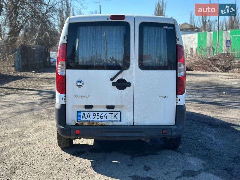 Минивэн Fiat Doblo 2007 в Киеве