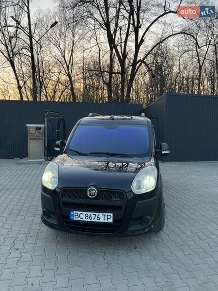 Минивэн Fiat Doblo 2010 в Дрогобыче
